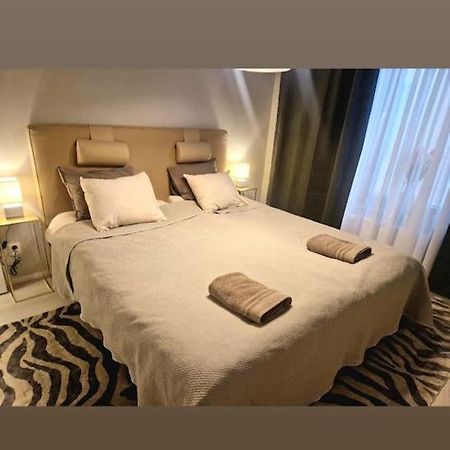 Modern Room With Bathroom, No Kitchen And Your Own Entrance ストックホルム エクステリア 写真