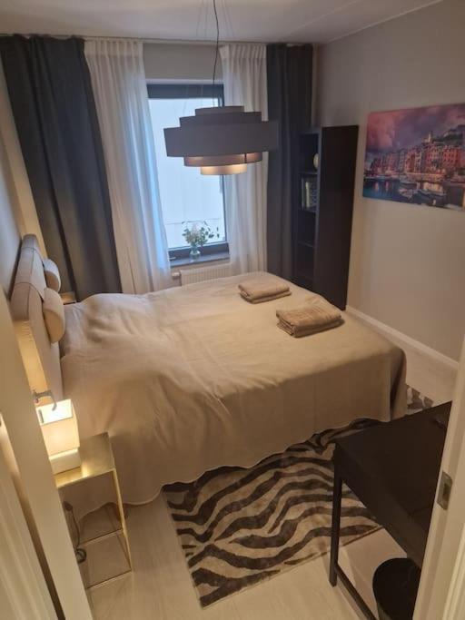 Modern Room With Bathroom, No Kitchen And Your Own Entrance ストックホルム エクステリア 写真