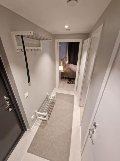 Modern Room With Bathroom, No Kitchen And Your Own Entrance ストックホルム エクステリア 写真